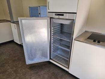 P 280 + trailer  - 2 X SLIDE OUT / CAMPER / WOHNMOBIL